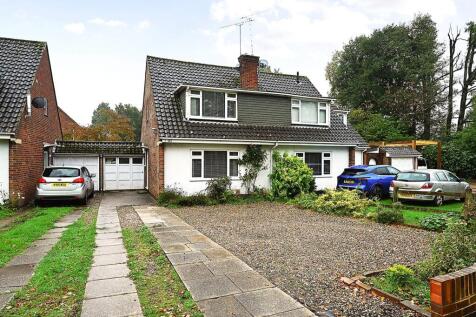 Fernhill Road, Farnborough... 3 bed semi