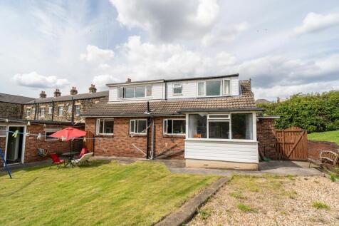 Soothill Lane, Soothill, WF17 4 bed detached bungalow for sale
