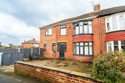 5 bedroom semi-detached house for sale