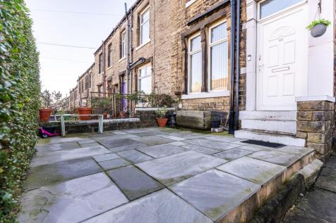 Cross Lane, Huddersfield, HD4 3 bed terraced house for sale