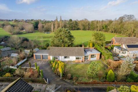 4 bedroom detached bungalow for sale