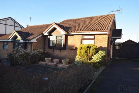 2 bedroom semi-detached bungalow for sale