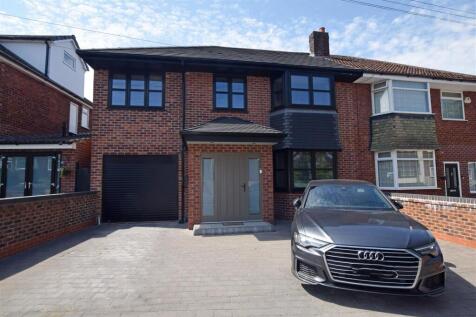 4 bedroom semi-detached house for sale