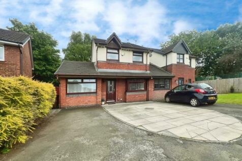 3 bedroom link detached house for sale