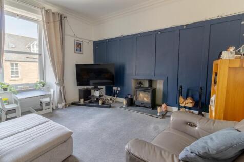 3 bedroom maisonette for sale