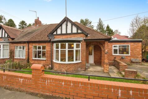 3 bedroom semi-detached bungalow for sale