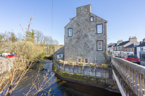 5 bedroom semi-detached house for sale