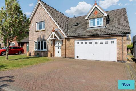 4 bedroom detached house for sale