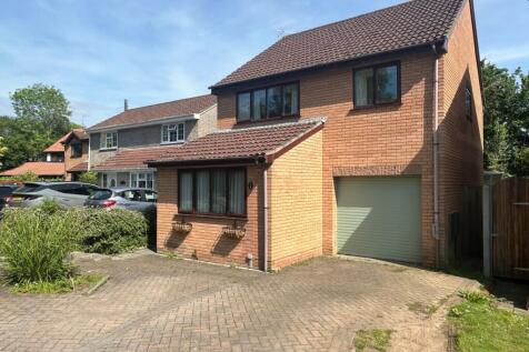 Fowey Close, Nailsea, North Somerset... 4 bed detached house for sale