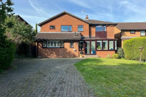 5 bedroom detached house for sale