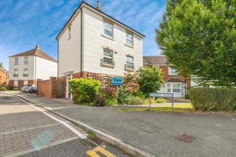 4 bedroom link detached house for sale