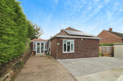 2 bedroom detached bungalow for sale