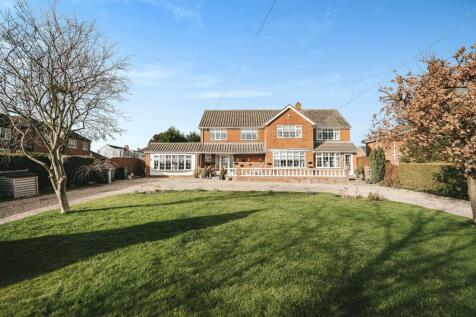 6 bedroom detached house for sale