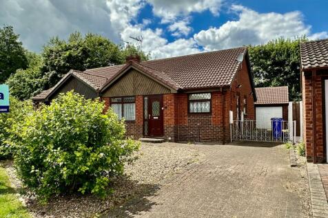 2 bedroom semi-detached bungalow for sale