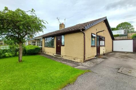 2 bedroom semi-detached bungalow for sale