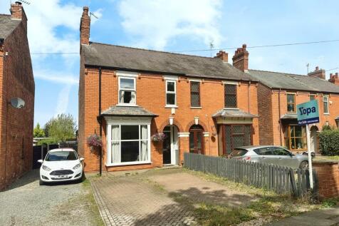 3 bedroom semi-detached house for sale