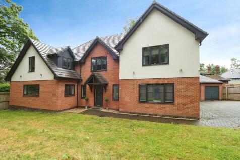 5 bedroom detached house for sale