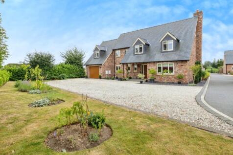 5 bedroom detached house for sale