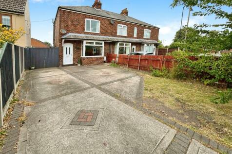 2 bedroom semi-detached house for sale