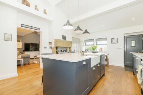 3 bedroom semi-detached bungalow for sale
