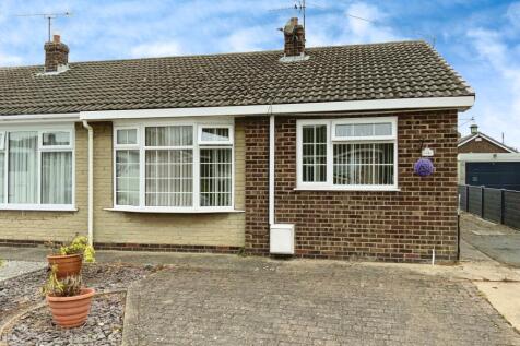 2 bedroom semi-detached bungalow for sale