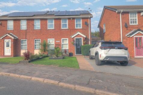 3 bedroom semi-detached house for sale