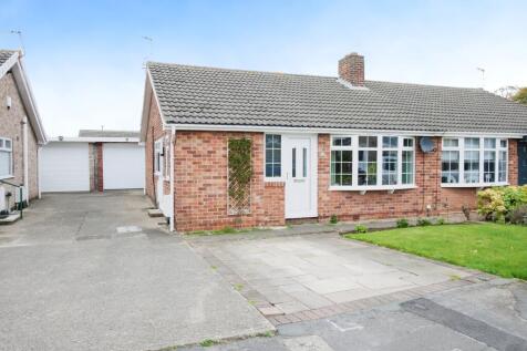 2 bedroom semi-detached bungalow for sale