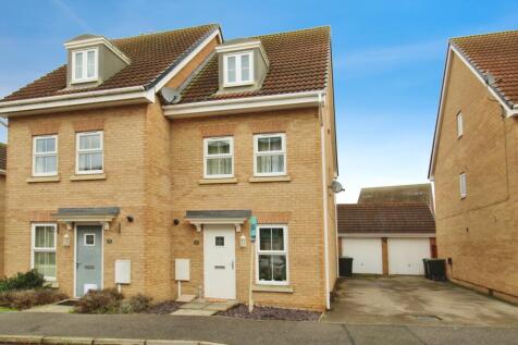 3 bedroom semi-detached house for sale