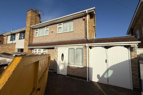 3 bedroom semi-detached house for sale