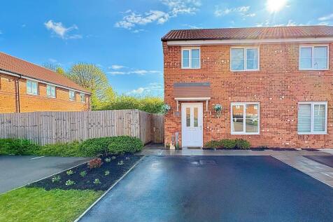 3 bedroom semi-detached house for sale