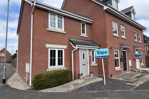 3 bedroom end of terrace house for sale