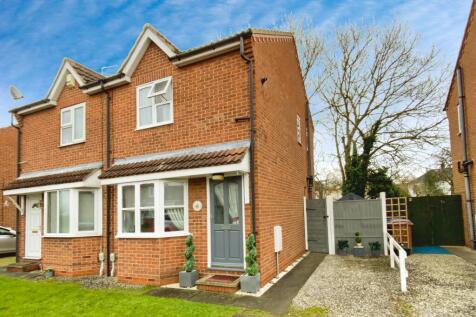 2 bedroom semi-detached house for sale