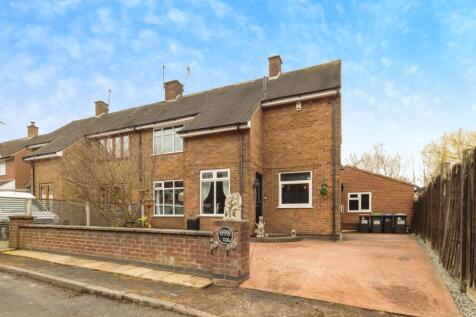 4 bedroom semi-detached house for sale