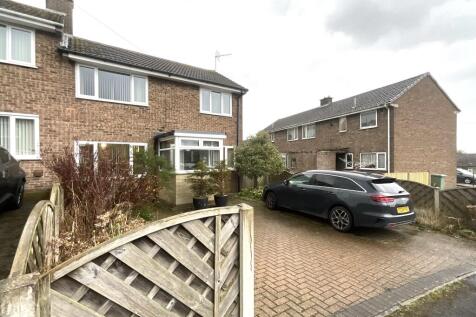 2 bedroom semi-detached house for sale
