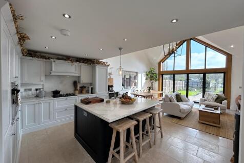 3 bedroom farm house for sale