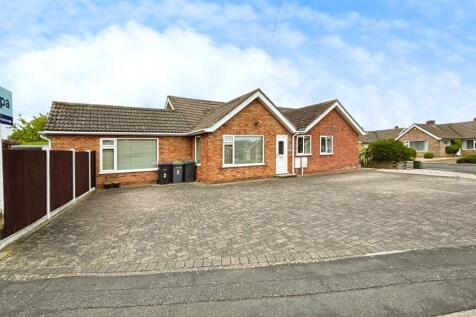4 bedroom detached bungalow for sale