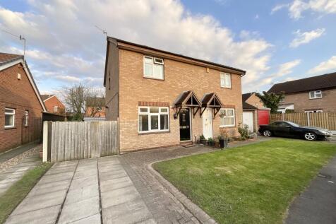 3 bedroom semi-detached house for sale