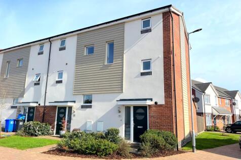 3 bedroom town house for sale