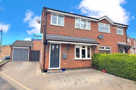 3 bedroom semi-detached house for sale
