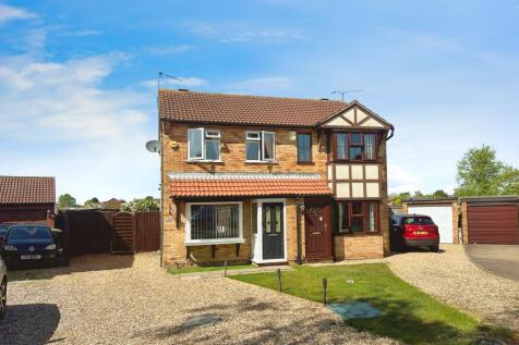 2 bedroom semi-detached house for sale