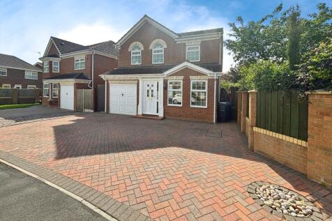4 bedroom detached house for sale