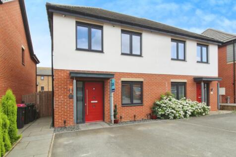 3 bedroom semi-detached house for sale