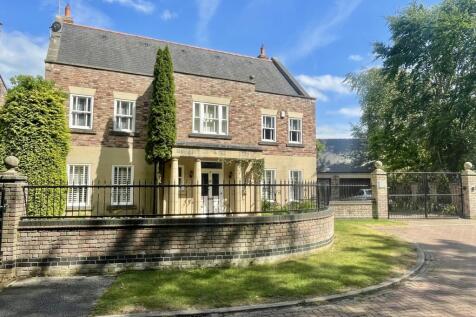 5 bedroom detached house for sale