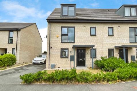 4 bedroom semi-detached house for sale