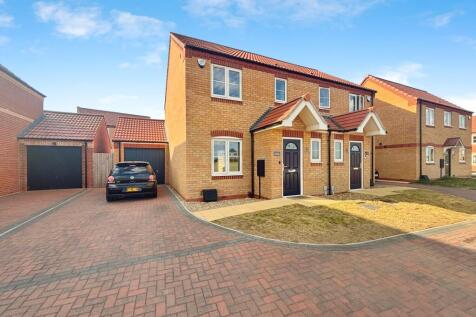 3 bedroom semi-detached house for sale