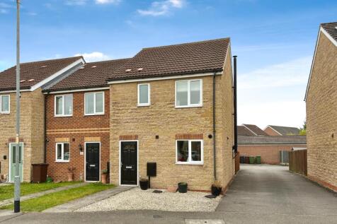 3 bedroom end of terrace house for sale