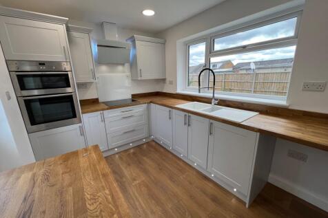 3 bedroom semi-detached bungalow for sale