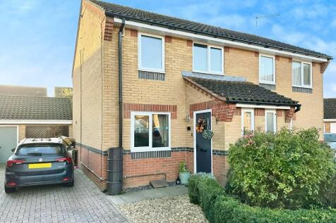 Cowslip drive, Deeping St James, PE6 8TE 3 bed semi