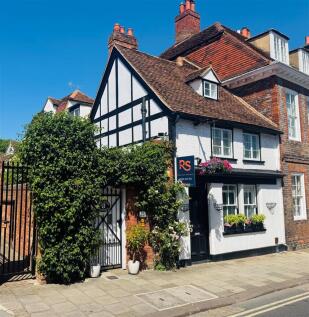 4 bedroom end of terrace house for sale