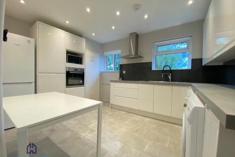 1 bedroom maisonette for sale
